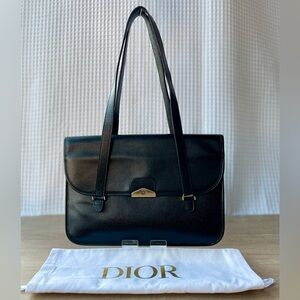 🎉🎉 SOLD🎉🎉Christian Dior black leather vintage shoulder bag